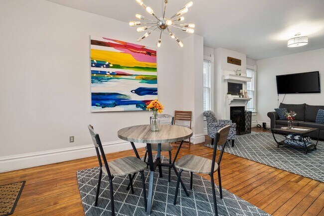 Building Photo - 802 Hamlet St