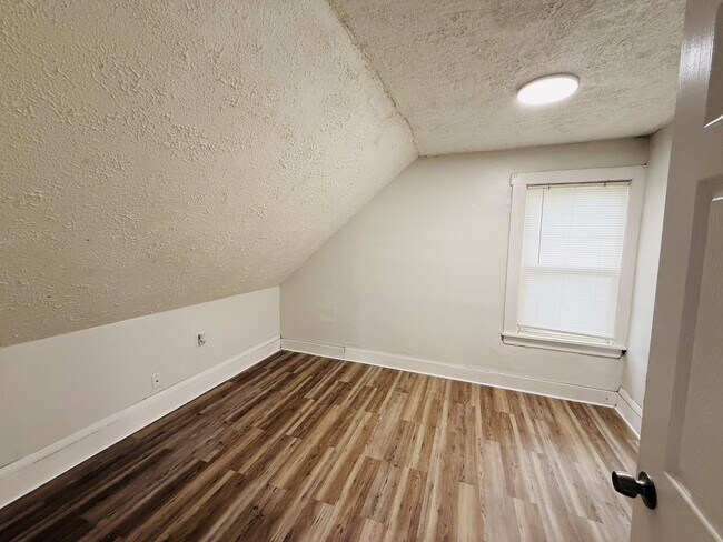Building Photo - 4123 Stickney Ave