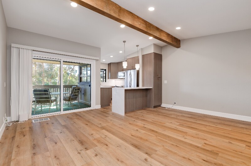 Building Photo - 8860 Villa La Jolla Dr
