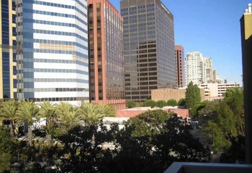 Building Photo - 10960 Ashton Ave
