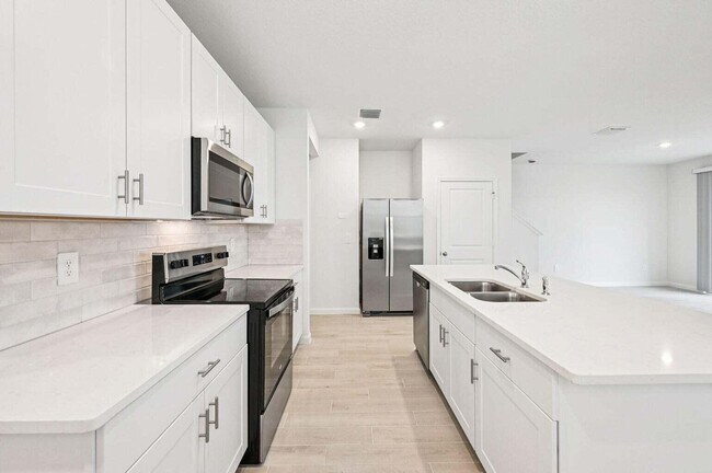 Building Photo - 569 Salisbury Cir