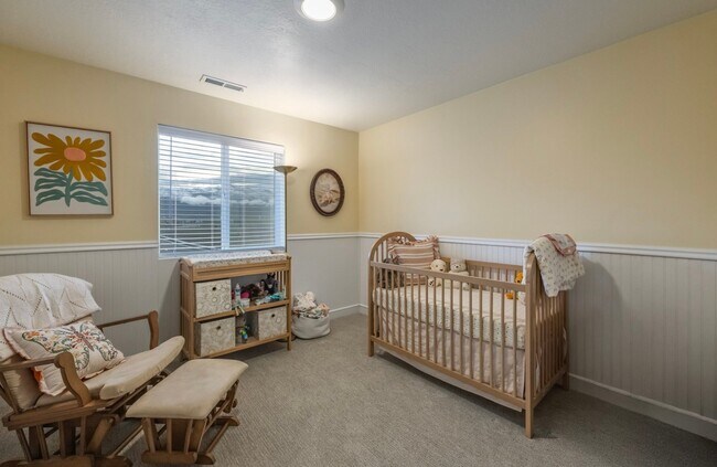 Building Photo - 5189 N Willow Tree Rd