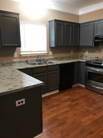 Building Photo - 1070 Gun Club Rd NW