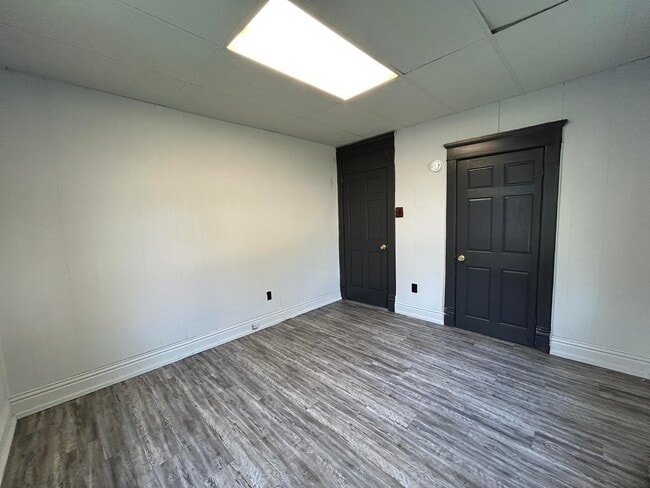 Building Photo - 907.5 Jewell-