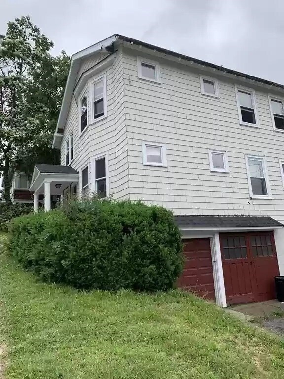 Building Photo - 28 Tip Top St