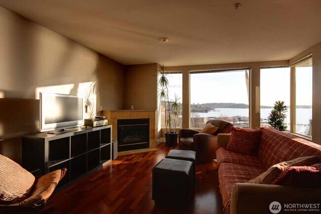Building Photo - 2Bd/2Ba Kirkland Condo