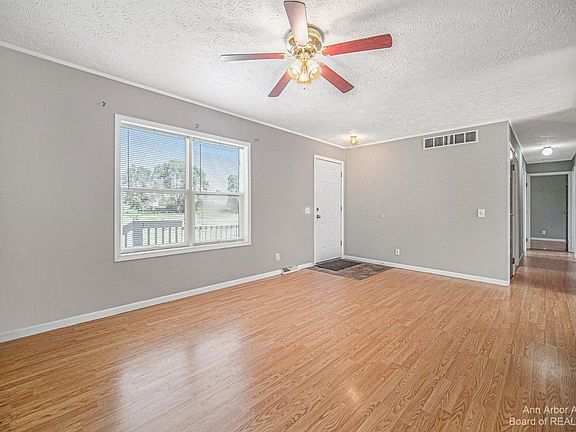 Building Photo - 3019 M-52