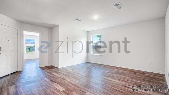 Building Photo - 9836 Lanewell St