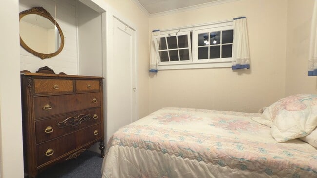 Building Photo - Two Bedroom Home on Waterfront - Furnished...