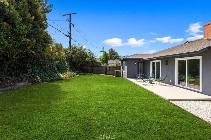 Building Photo - 3518 S Burnside Ave