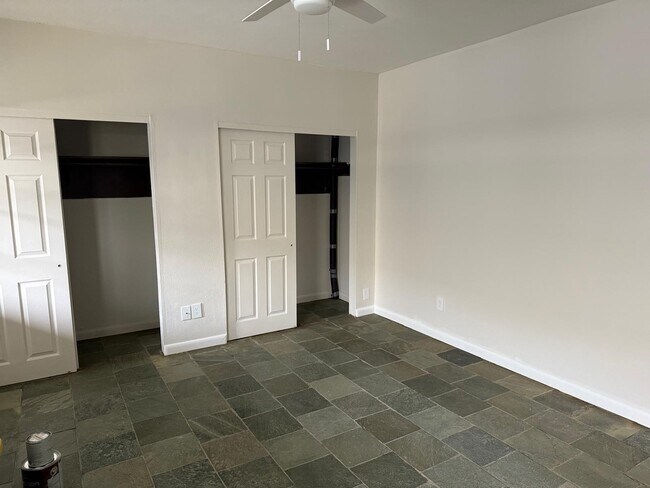 Building Photo - 94 Cowesett Ave