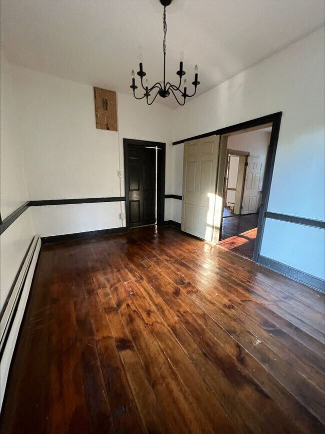 Building Photo - 898 Menges Mills Rd