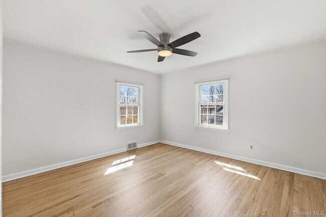 Building Photo - 1936 Longvue St