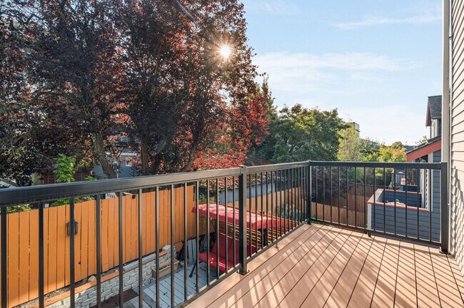 Building Photo - 4224 Francis Ave N