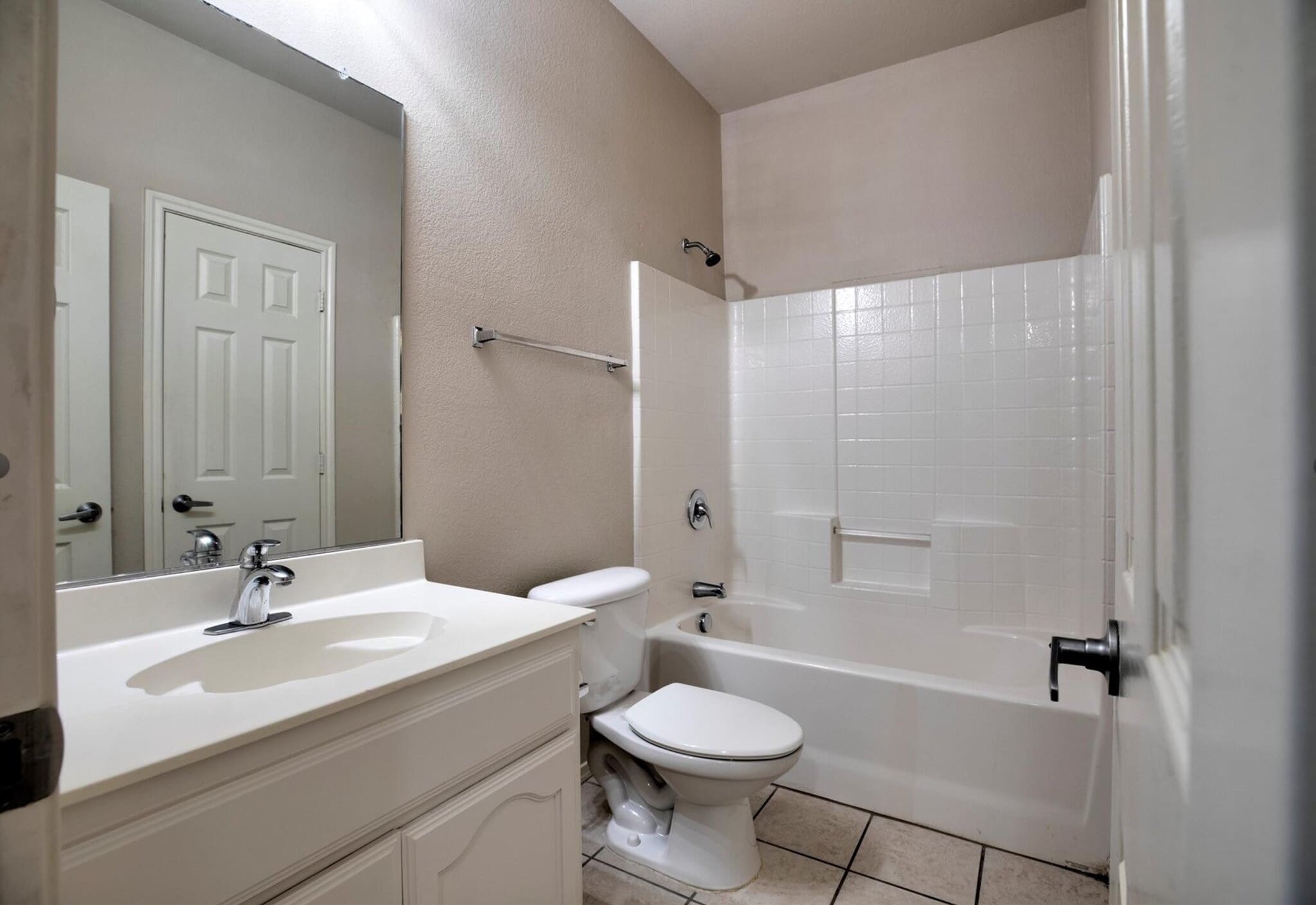 Building Photo - 2136 Carlotta Dr