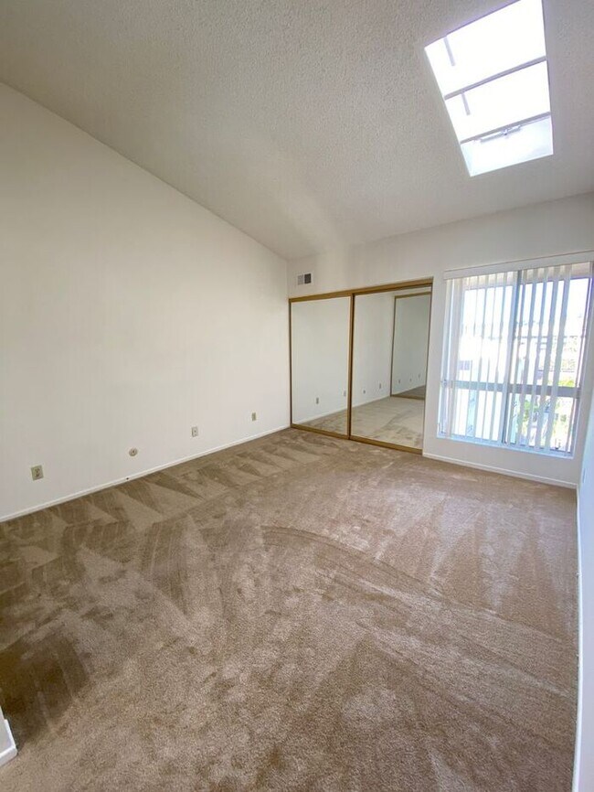 Building Photo - Condo for rent at Mission Village!