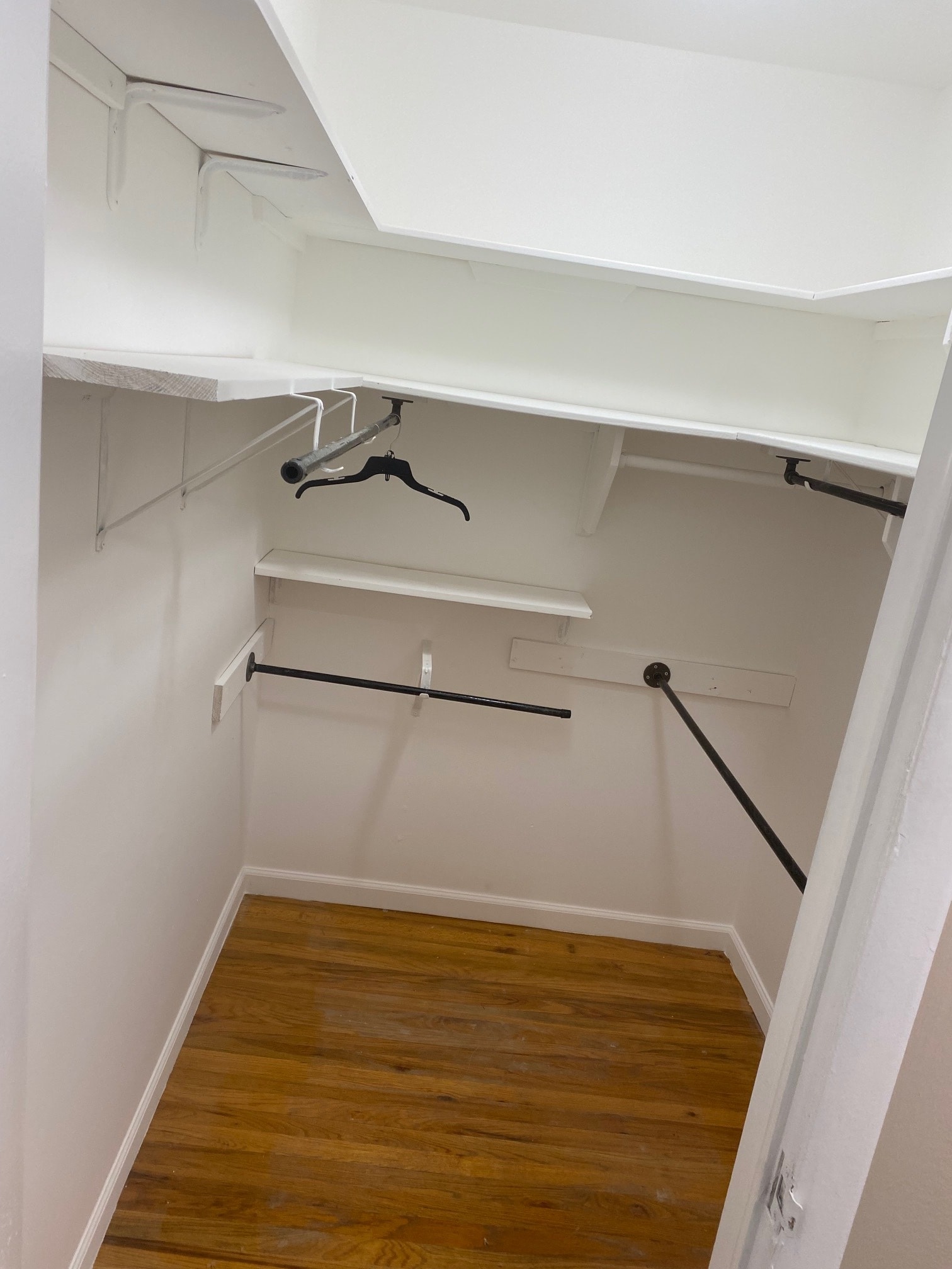 Walkin Closet - 16150 N Park Dr