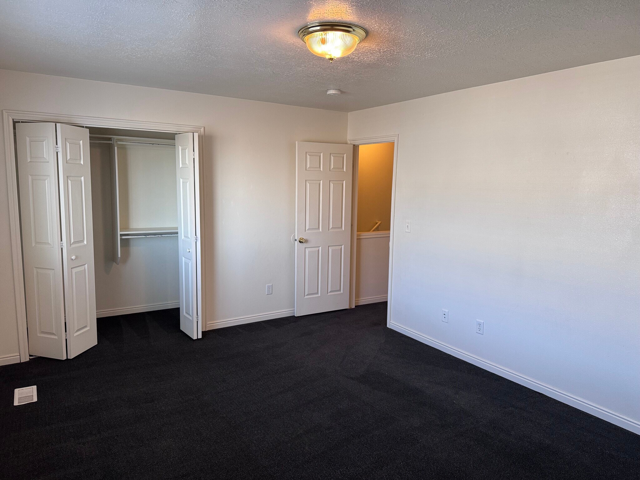 Building Photo - 2475 W 450 N