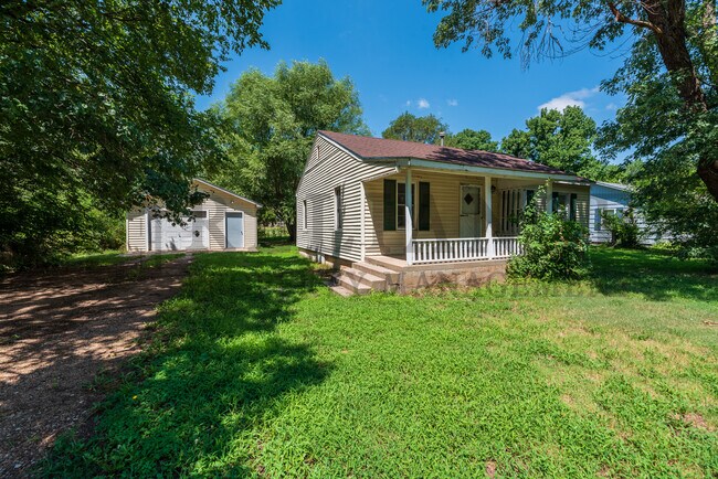 Building Photo - 211 S Emporia St
