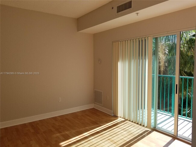 Building Photo - 6001 SW 70th St