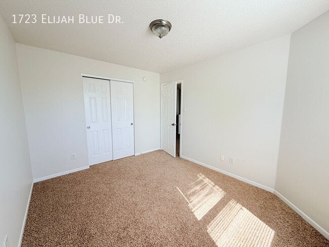 Building Photo - 1723 Elijah Blue Dr