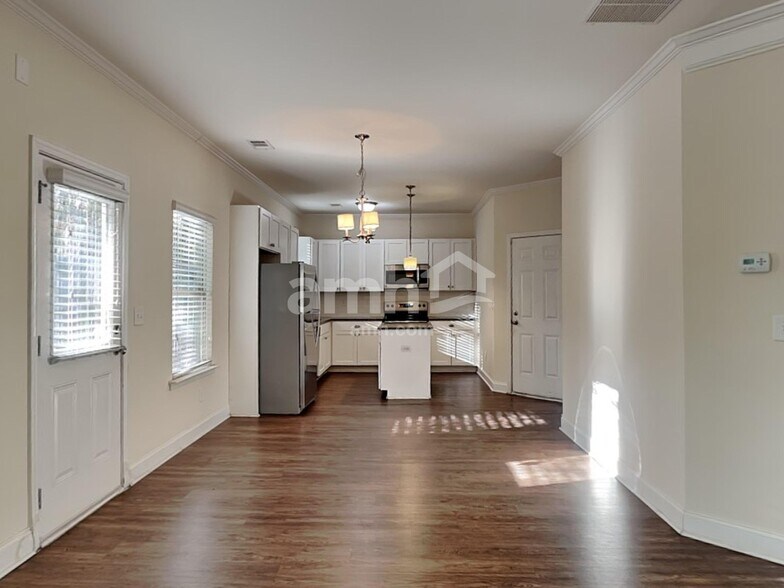 Building Photo - 2535 Beal St