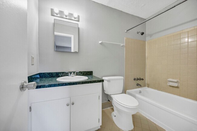 Building Photo - cpj2