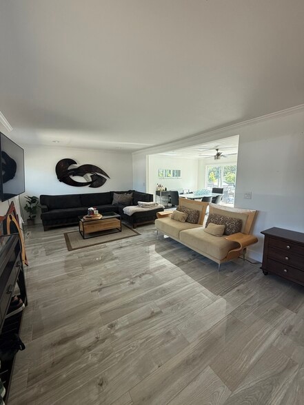 Building Photo - 2396 Redlands Dr