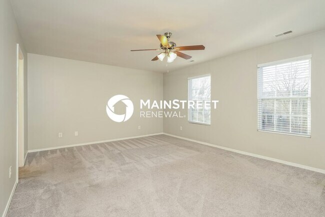 Building Photo - 4 Bedroom Pet-Friendly Home in Kernersville, NC with Main Street Renewal