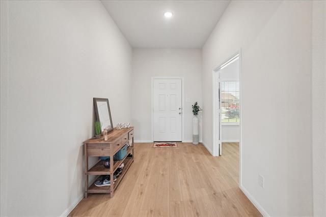Building Photo - 1004 Pineview Ln