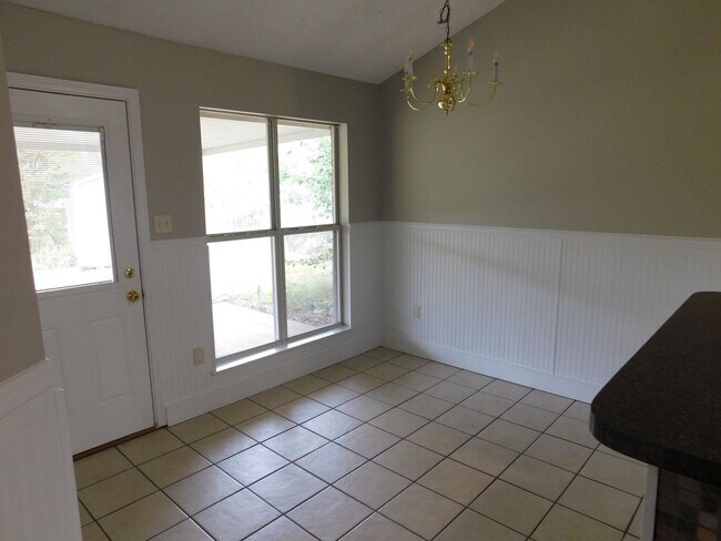 Building Photo - 5539 Bradley Dr