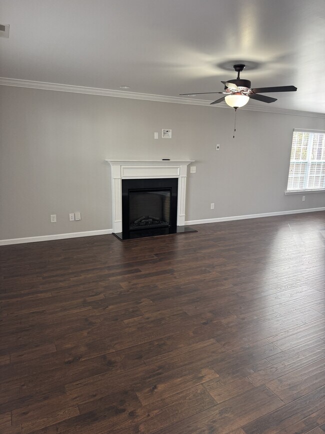 Building Photo - 617 Rockland Dr