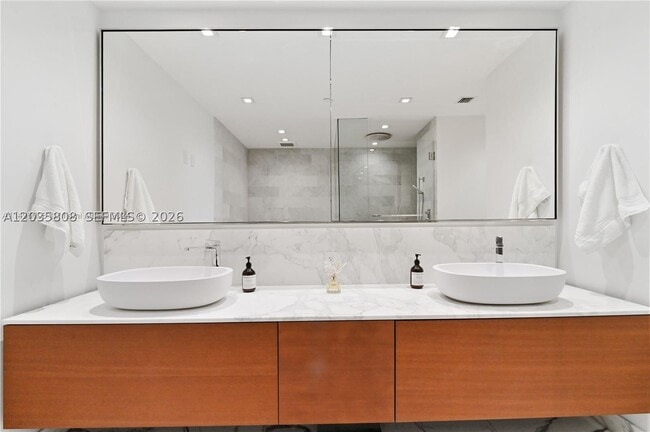 Building Photo - 10203 Collins Ave