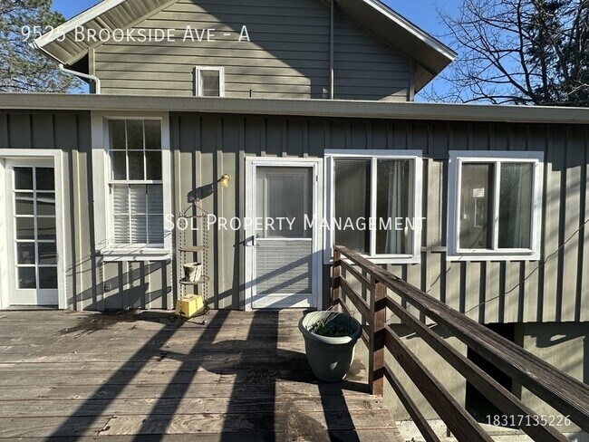 Building Photo - 9525 Brookside Ave
