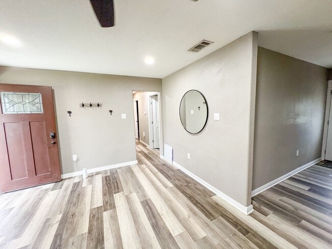 Building Photo - 110 Brewster St