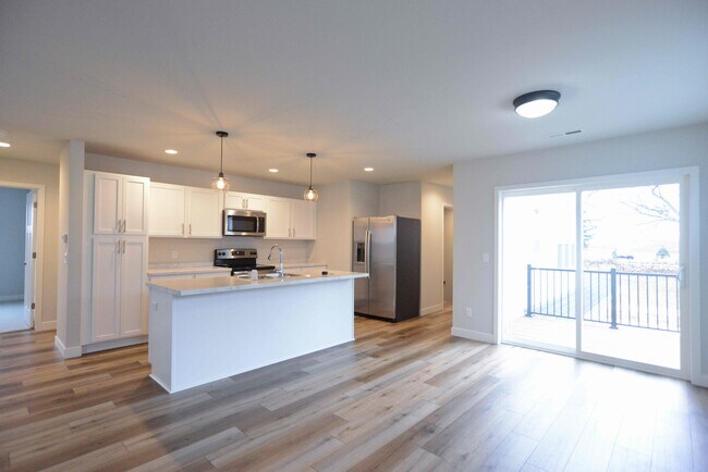 Building Photo - 2833 Endive Dr