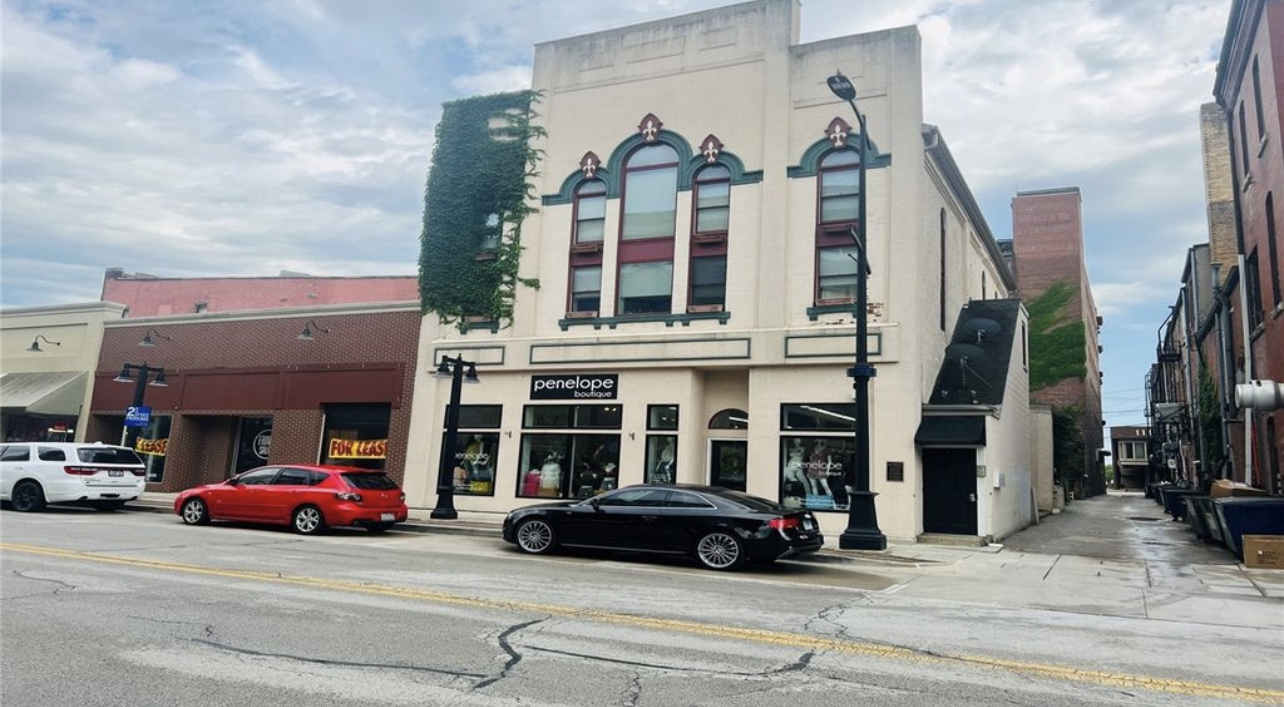 Building Photo - 135 E Prairie Ave