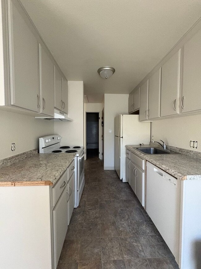 Building Photo - One Bedroom at Carson Park Condominiums