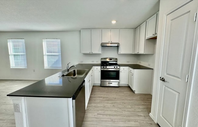 Building Photo - 10119 Asta Trl