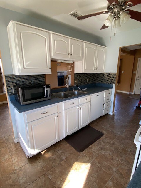 Building Photo - 5381 Lynbrook Landing