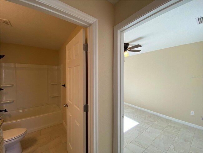 Building Photo - 572 Marion Oaks Trail