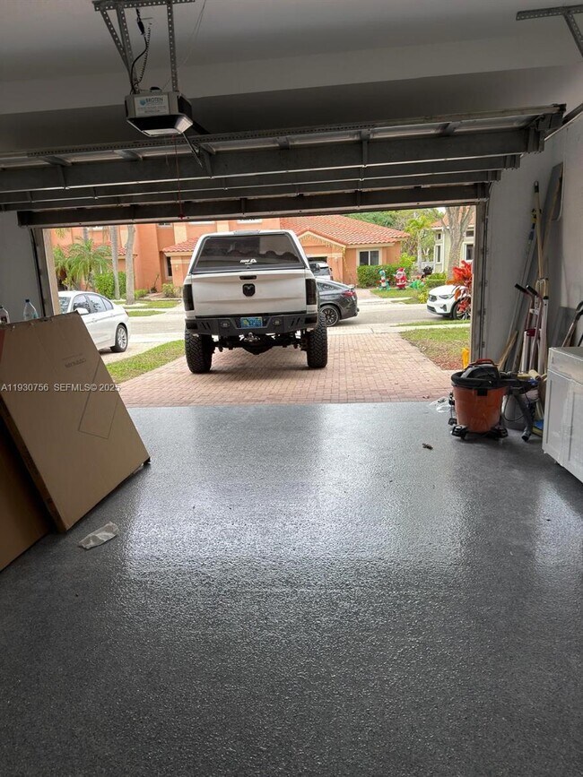 Building Photo - 12618 NW 56th Dr