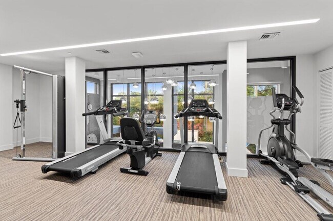 Building Photo - 3040 N Ocean Blvd