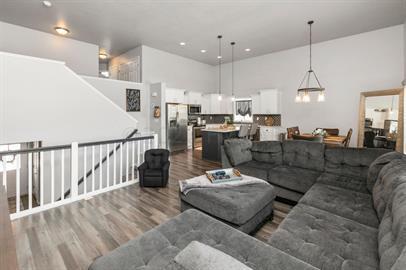 Building Photo - 1012 28th Ave W