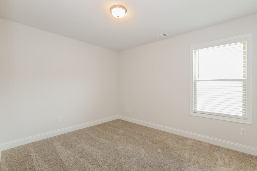 Building Photo - 128 Heartland Cir