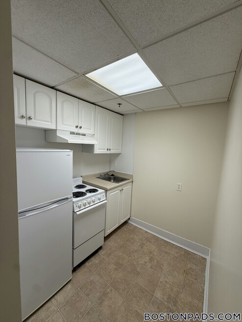 Building Photo - 62 Boylston St