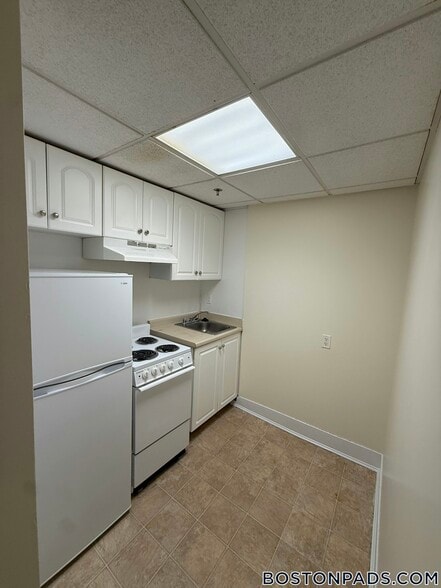 Building Photo - 62 Boylston St