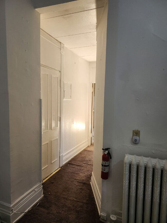 Building Photo - Charming 1-Bedroom Retreat in Duluth's Heart! *Accepts Section-8 tenants!