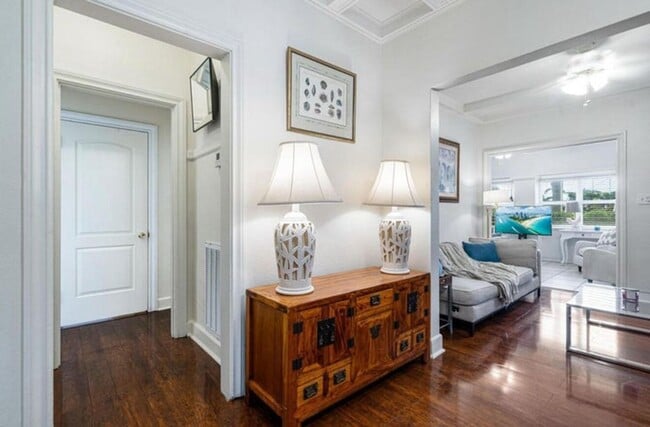 Building Photo - 5301 N Flagler Dr