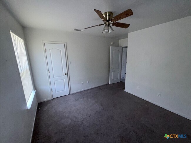 Building Photo - 2901 Tucson Dr